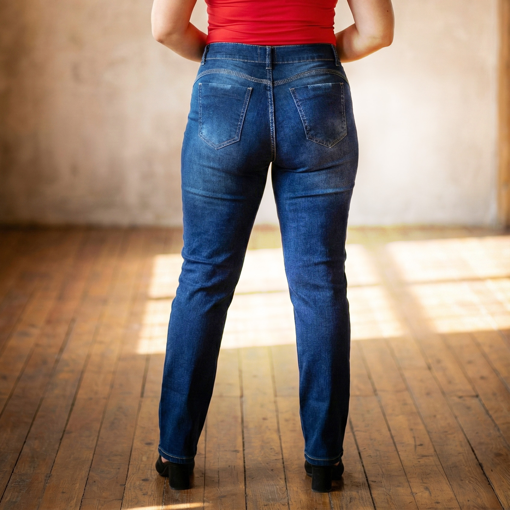 Calça Jeans Feminina Cigarrete Cintura Alta Com Lycra - Imagem 2